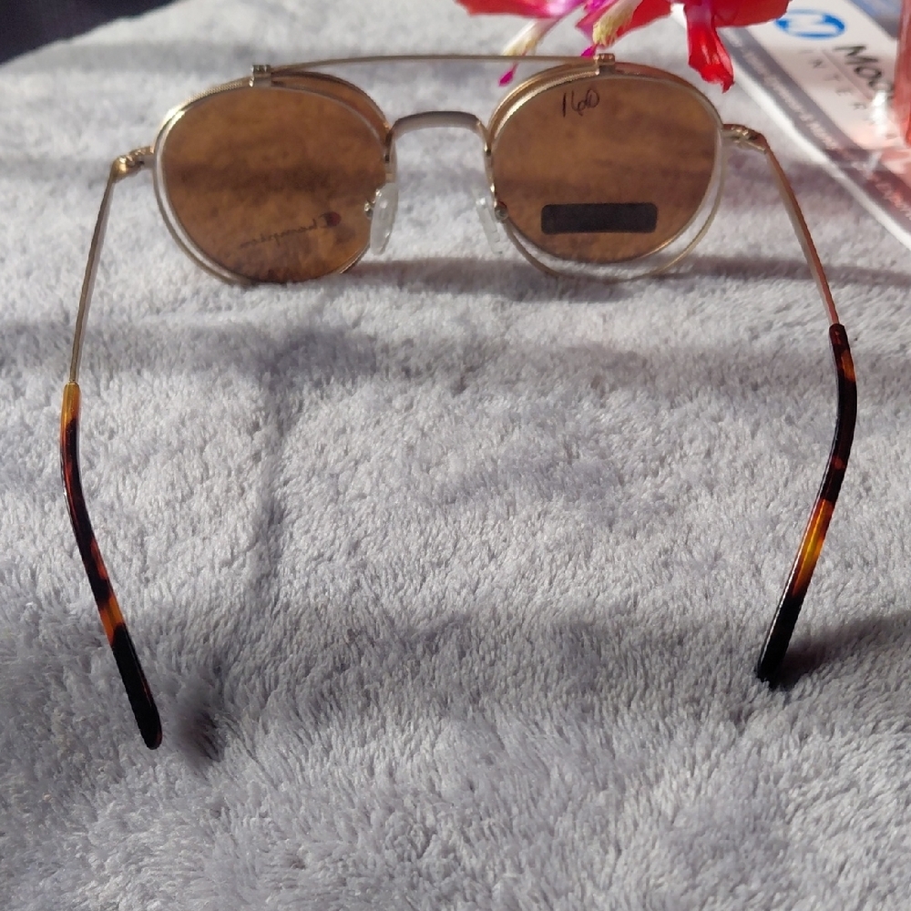 Gold Rimless Sunglasses - Picture 11 of 12